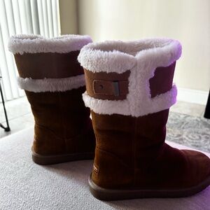 Koolaburra by UGG Chestnut Suede Boots - Size 8 - Excellent Condition